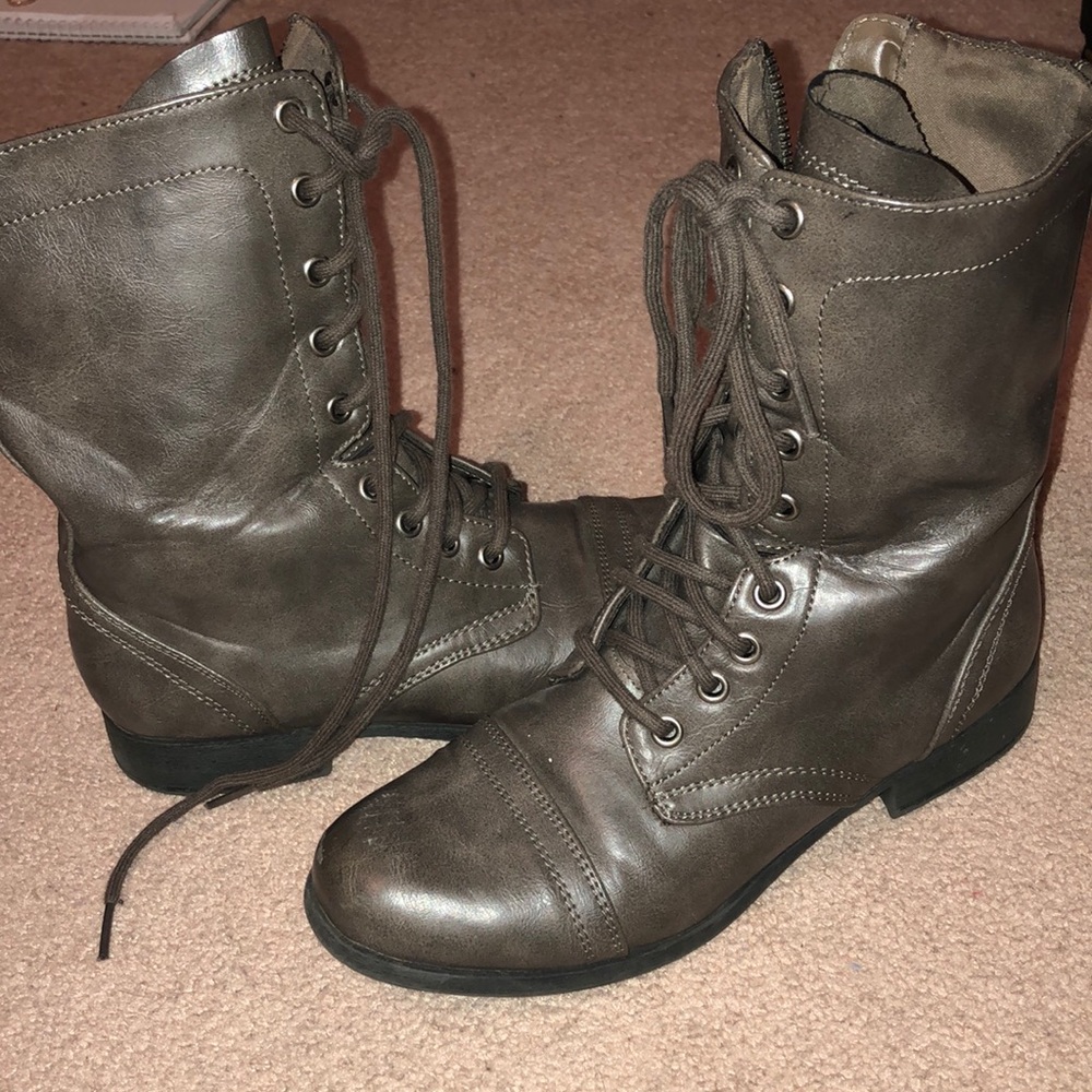 combat boots